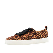 Load image into Gallery viewer, Women&#39;s Vancouver Wide Lace Sneaker Leopard
